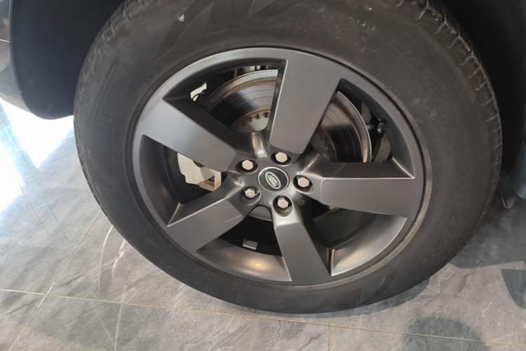 Used Land Rover Defender 2023 Facelift 110 3.0T P400 X-DYNAMIC HSE Right Rear Wheel Hub