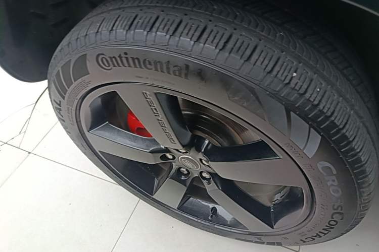 Used Land Rover Defender 2023 Facelift 90 3.0T P400 XS Right Rear Wheel Hub