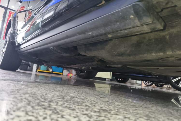 Used Land Rover Defender 2023 Facelift 110 3.0T P400 X-DYNAMIC HSE Right Side Sill