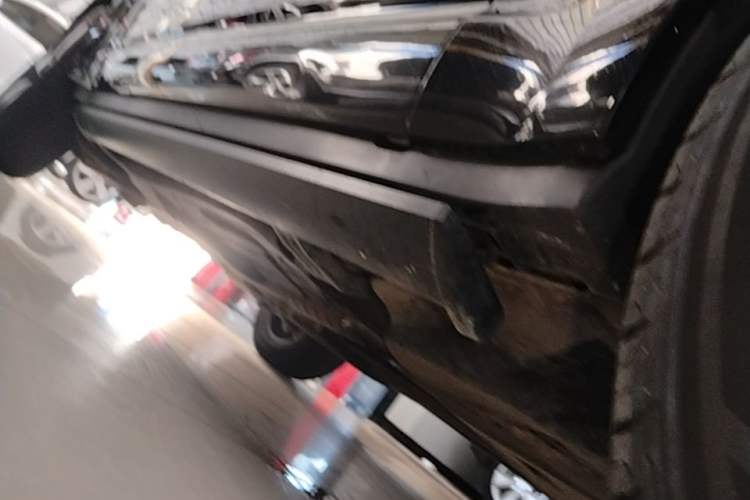 Used Land Rover Defender 2023 Facelift 110 3.0T P400 X-DYNAMIC HSE Right Side Sill