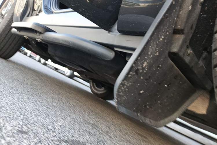 Used Land Rover Defender 2023 90 3.0T P400 XS Right Side Sill