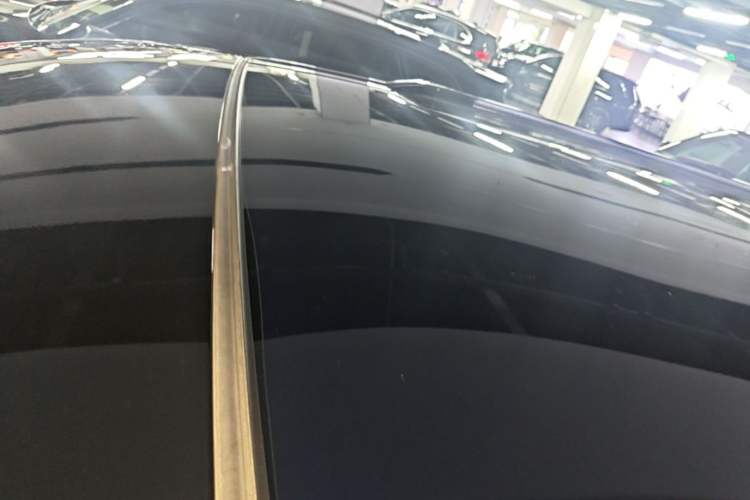 Used Land Rover Defender 2023 Facelift 90 2.0T P300 SE Roof
