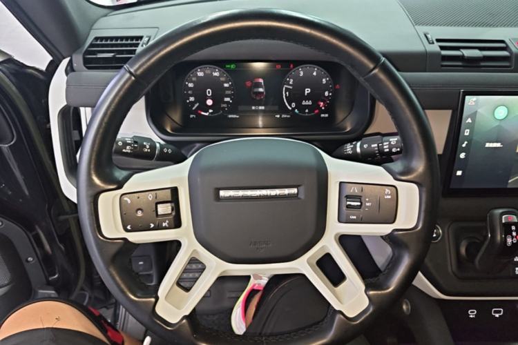 Used Land Rover Defender 2023 Facelift 90 2.0T P300 SE Steering Wheel