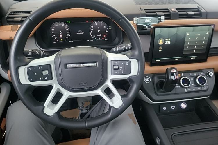 Used Land Rover Defender 2023 Facelift 110 3.0T P400 Dark Edition Steering Wheel