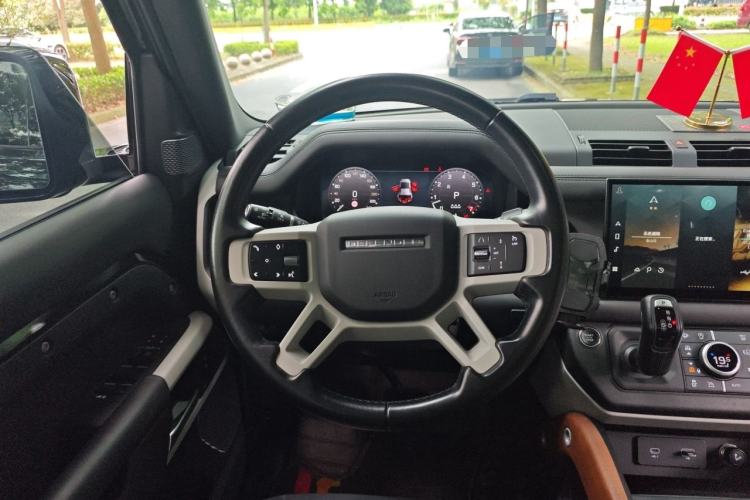 Used Land Rover Defender 2023 Facelift 110 3.0T P400 X-DYNAMIC HSE Steering Wheel