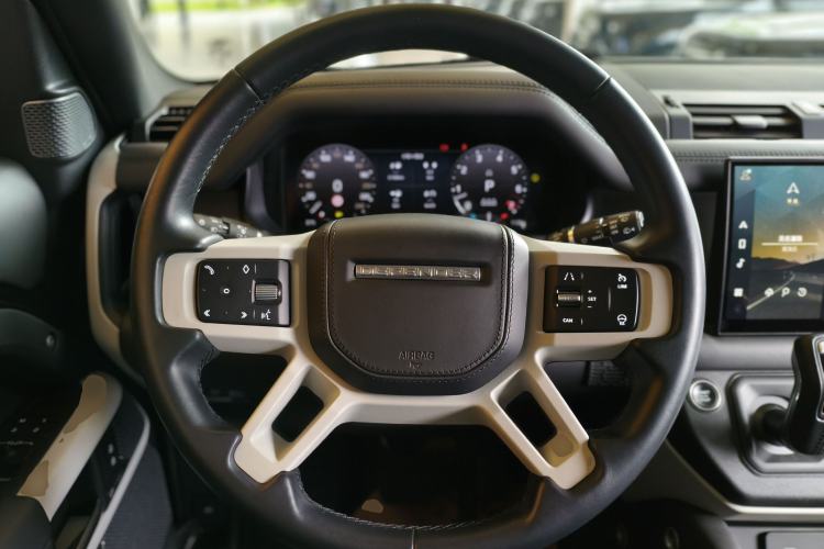Used Land Rover Defender 2023 Facelift 90 3.0T P400 XS Steering Wheel