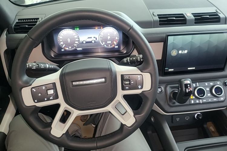 Used Land Rover Defender 2023 Facelift 90 3.0T P400 XS Steering Wheel