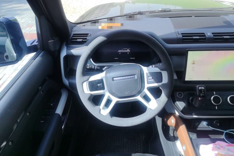 Used Land Rover Defender 2023 110 3.0T P400 Dark Edition Steering Wheel