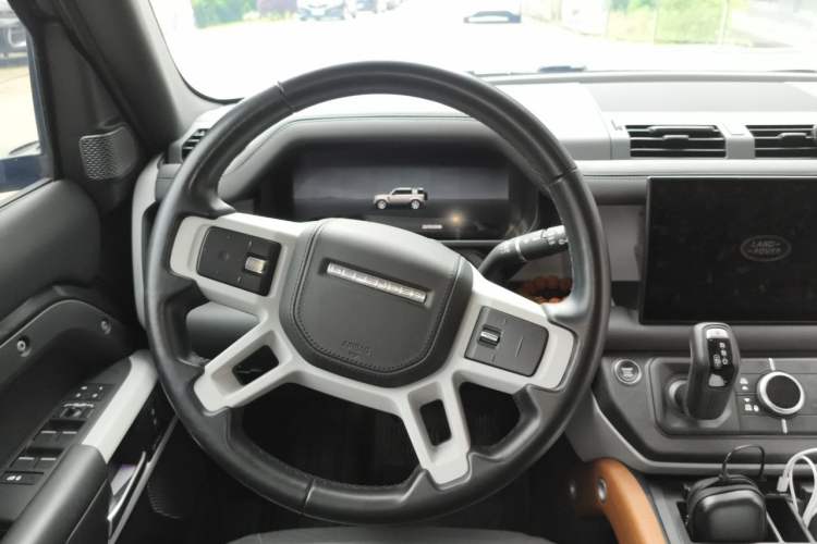 Used Land Rover Defender 2023 110 3.0T P400 Dark Edition Steering Wheel