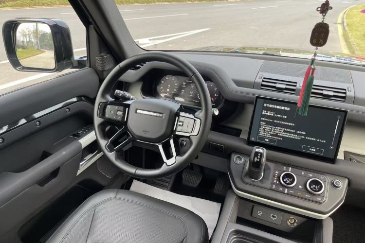 Used Land Rover Defender 2023 90 3.0T P400 XS Steering Wheel
