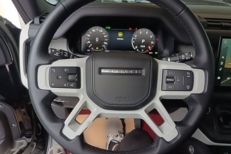 Used Land Rover Defender 2023 Facelift 90 3.0T P400 XS Steering Wheel