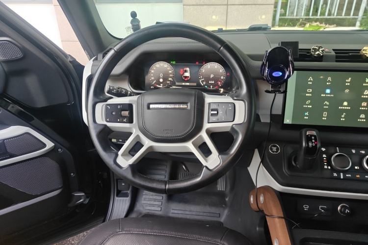 Used Land Rover Defender 2023 Facelift 110 3.0T P400 X-DYNAMIC HSE Steering Wheel