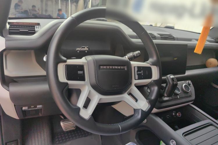 Used Land Rover Defender 2023 Revised Version 90 3.0T P400 Dark Edition Steering Wheel