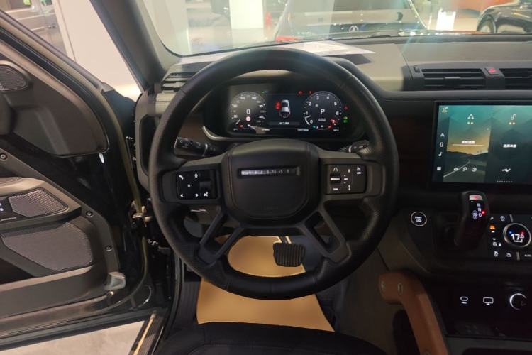 Used Land Rover Defender 2023 Facelift 110 3.0T P400 X-DYNAMIC HSE Steering Wheel