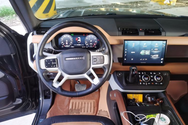 Used Land Rover Defender 2023 Facelift 110 3.0T P400 X-DYNAMIC HSE Steering Wheel
