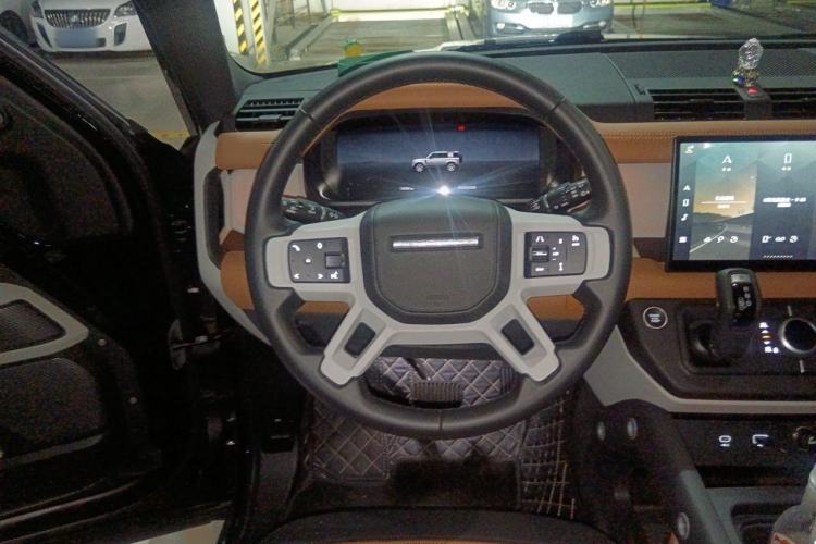 Used Land Rover Defender 2023 Facelift 110 3.0T P400 X-DYNAMIC HSE Steering Wheel