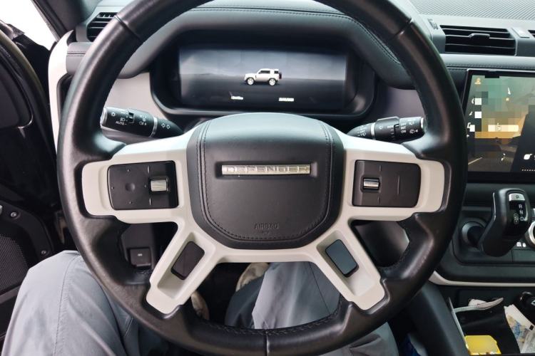 Used Land Rover Defender 2023 90 3.0T P400 Dark Edition Steering Wheel