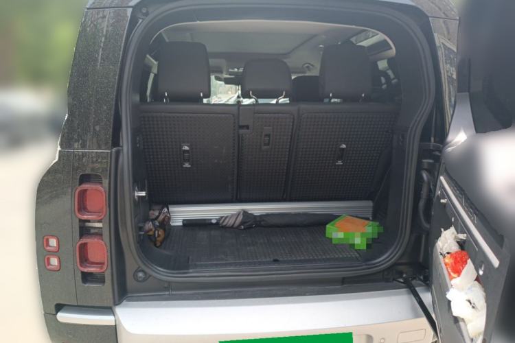 Used Land Rover Defender 2023 90 3.0T P400 XS Trunk