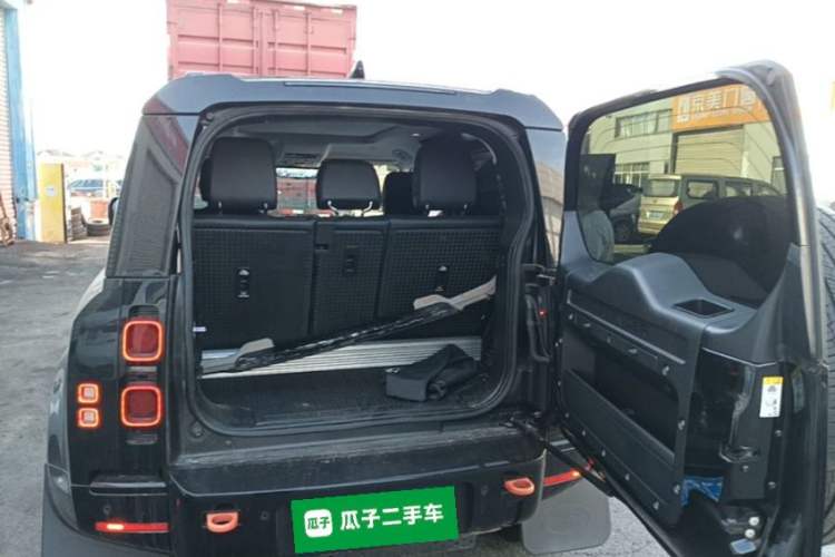 Used Land Rover Defender 2023 90 3.0T P400 XS Trunk