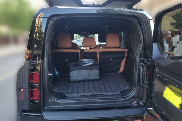 Used Land Rover Defender 2023 Facelift 110 3.0T P400 Dark Edition Trunk