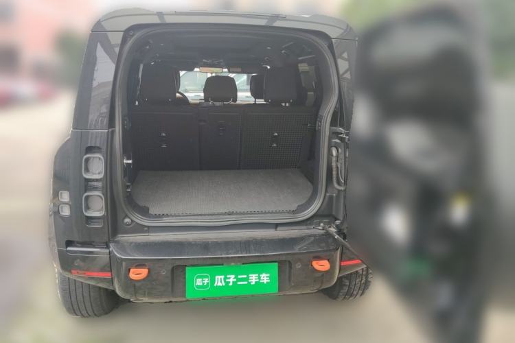 Used Land Rover Defender 2023 Facelift 110 3.0T P400 X Trunk