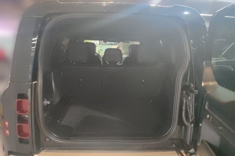 Used Land Rover Defender 2023 110 3.0T P400 X-DYNAMIC HSE Trunk