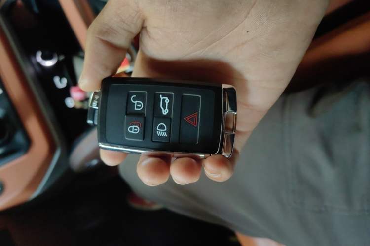 Used Land Rover Defender 2023 Facelift 110 3.0T P400 X-DYNAMIC HSE Vehicle Key