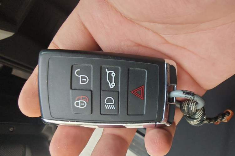 Used Land Rover Defender 2023 Facelift 90 3.0T P400 XS Vehicle Key