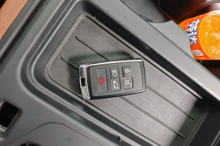 Used Land Rover Defender 2023 Facelift 110 3.0T P400 X-DYNAMIC HSE Vehicle Key