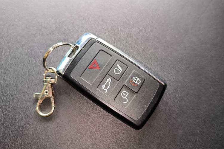 Used Land Rover Defender 2023 Facelift 90 3.0T P400 XS Vehicle Key