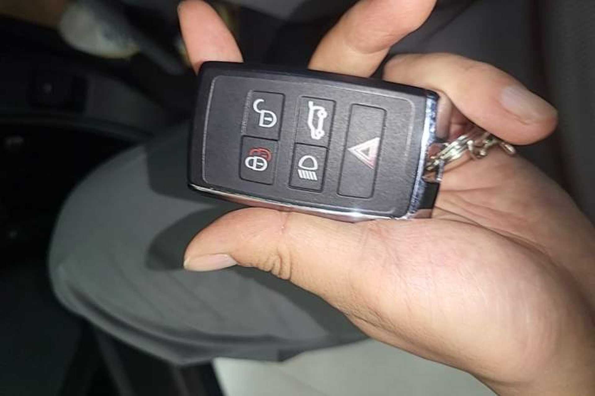 Used Land Rover Defender 2023 Facelift 90 3.0T P400 XS Vehicle Key
