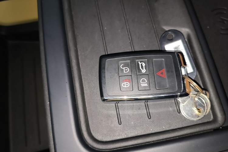 Used Land Rover Defender 2023 Facelift 110 3.0T P400 X-DYNAMIC HSE Vehicle Key