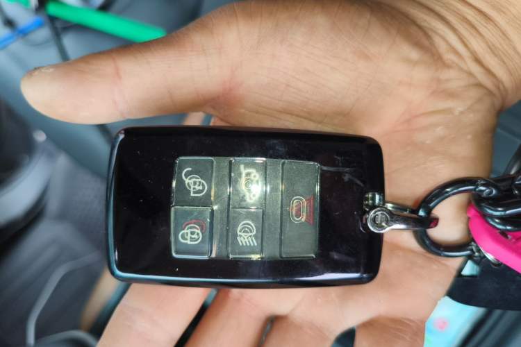 Used Land Rover Defender 2023 110 3.0T P400 Dark Edition Vehicle Key