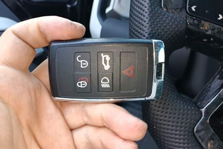 Used Land Rover Defender 2023 90 3.0T P400 XS Vehicle Key