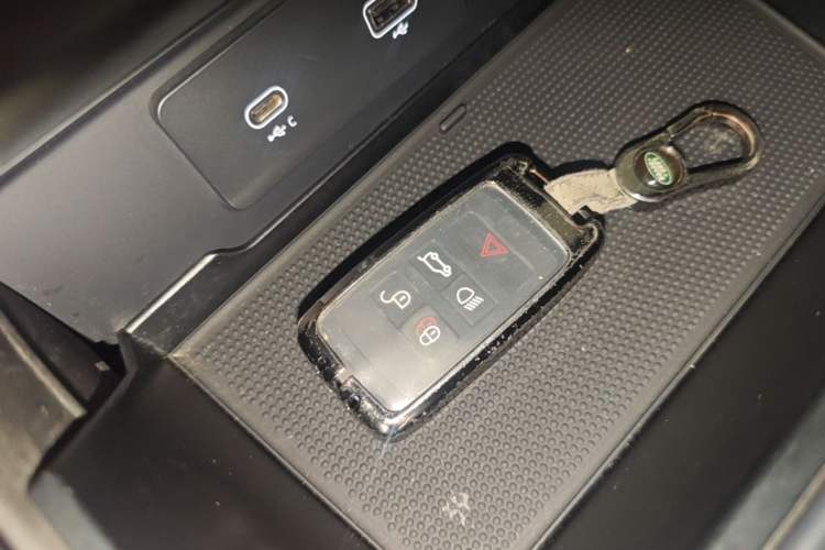 Used Land Rover Defender 2023 Facelift 110 3.0T P400 X-DYNAMIC HSE Vehicle Key