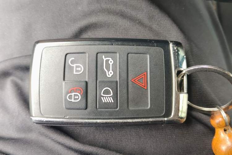 Used Land Rover Defender 2023 Facelift 110 3.0T P400 X Vehicle Key