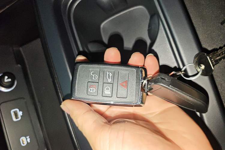 Used Land Rover Defender 2023 Facelift 110 3.0T P400 X Vehicle Key