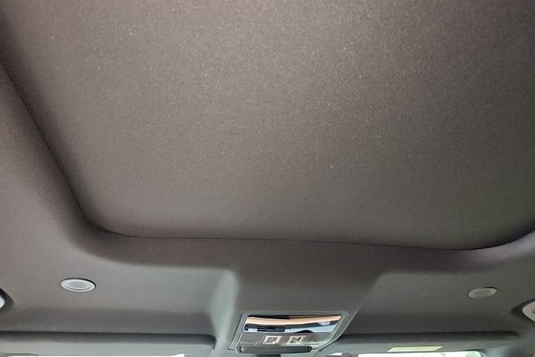 Used Land Rover Defender 2023 110 3.0T P400 X-DYNAMIC HSE Headliner