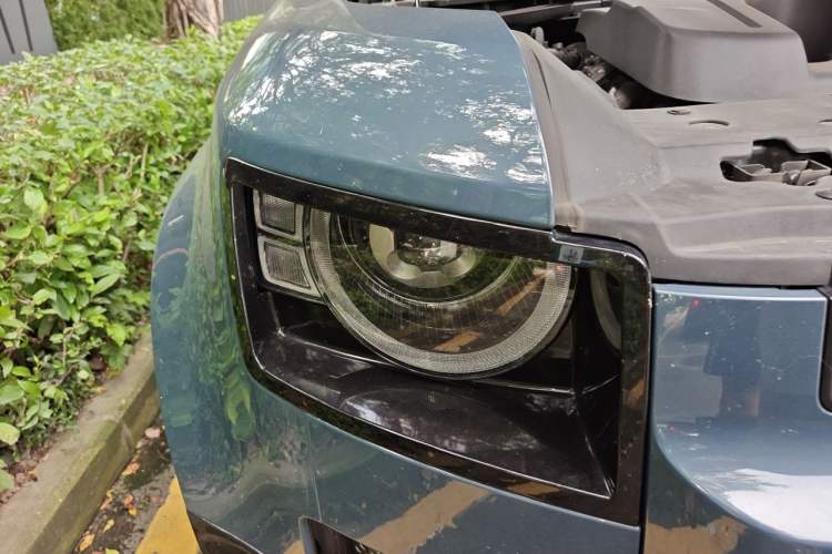 Used Land Rover Defender 2023 110 3.0T P400 X-DYNAMIC HSE Right Front Headlight