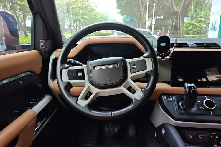 Used Land Rover Defender 2023 110 3.0T P400 X-DYNAMIC HSE Steering Wheel