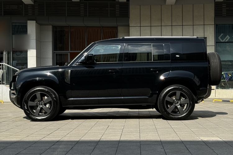 Used Land Rover Defender 2023 Facelift 110 3.0T P400 X-DYNAMIC HSE Exterior 5