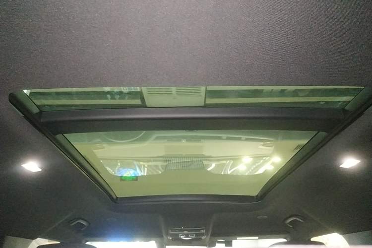 Used Land Rover Defender 2023 110 3.0T P400 X-DYNAMIC HSE Headliner