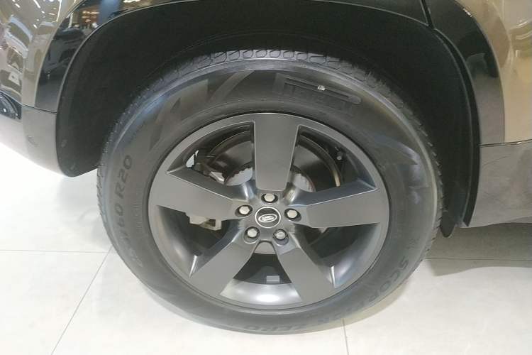 Used Land Rover Defender 2023 110 3.0T P400 X-DYNAMIC HSE Right Rear Wheel Hub