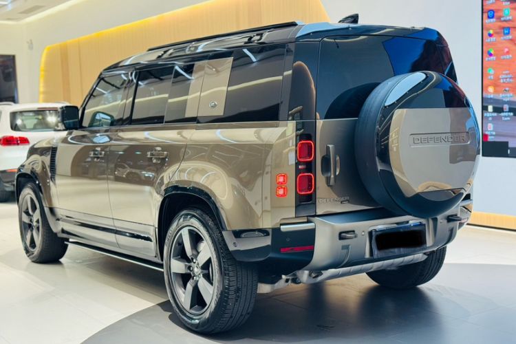 Used Land Rover Defender 2023 Facelift 110 3.0T P400 X-DYNAMIC HSE Exterior 4