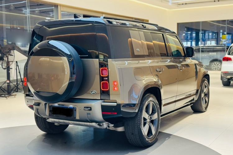 Used Land Rover Defender 2023 Facelift 110 3.0T P400 X-DYNAMIC HSE Exterior 6