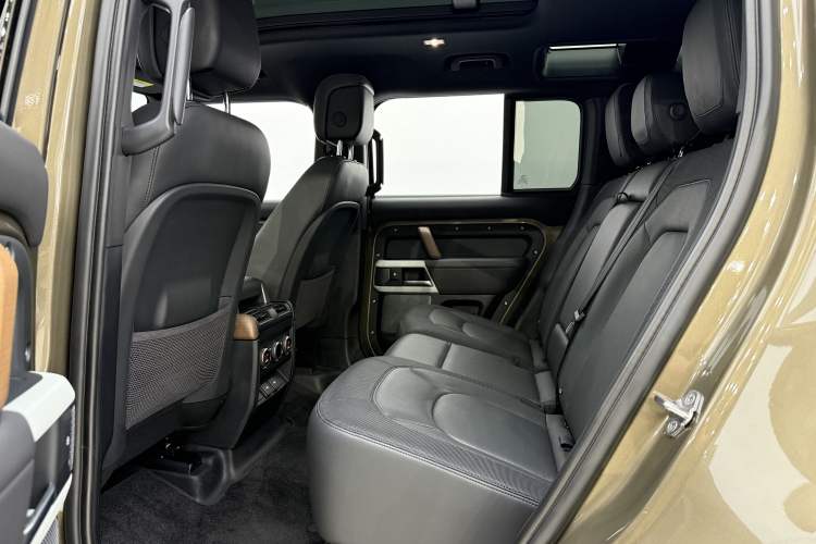 Used Land Rover Defender 2023 110 3.0T P400 X-DYNAMIC HSE Headliner