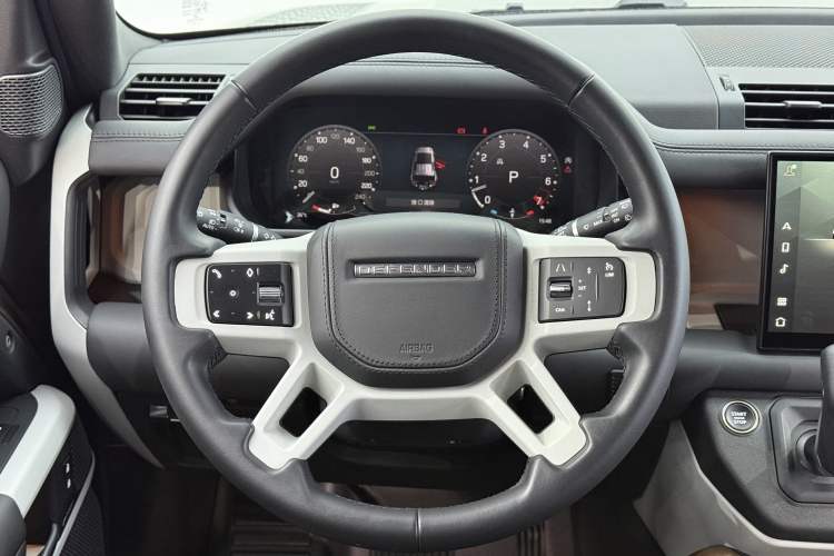 Used Land Rover Defender 2023 110 3.0T P400 X-DYNAMIC HSE Interior 9