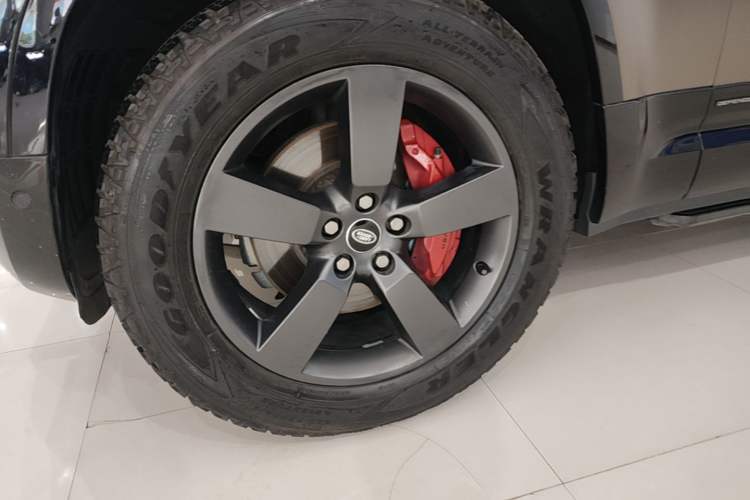 Used Land Rover Defender 2023 Facelift 110 3.0T P400 X Left Front Wheel Hub