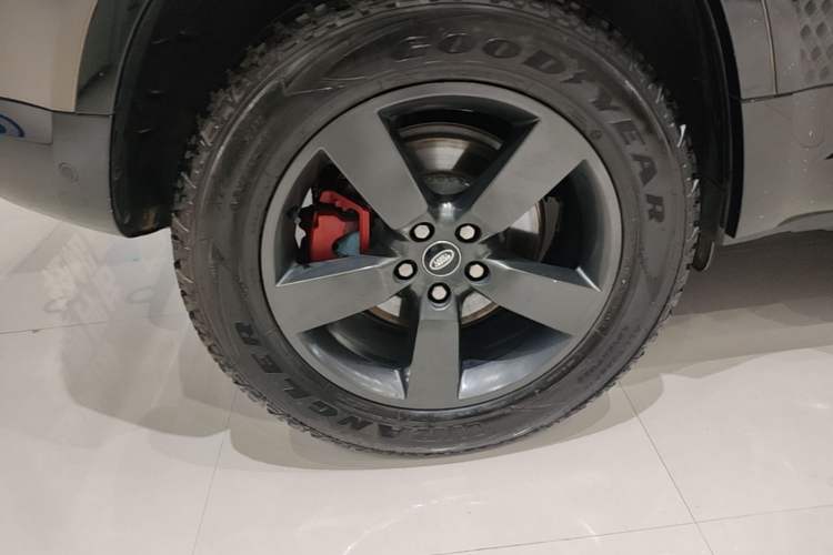 Used Land Rover Defender 2023 Facelift 110 3.0T P400 X Right Rear Wheel Hub