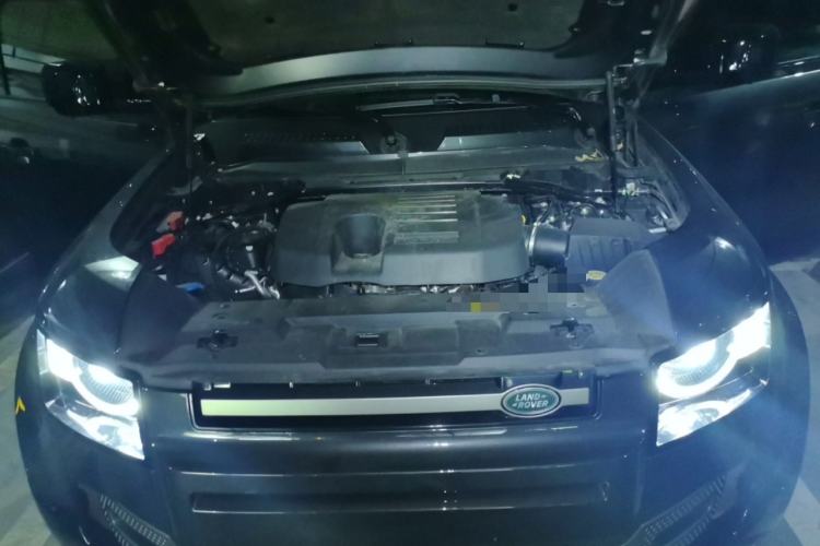 Used Land Rover Defender 2023 110 3.0T P400 X-DYNAMIC HSE Engine Bay